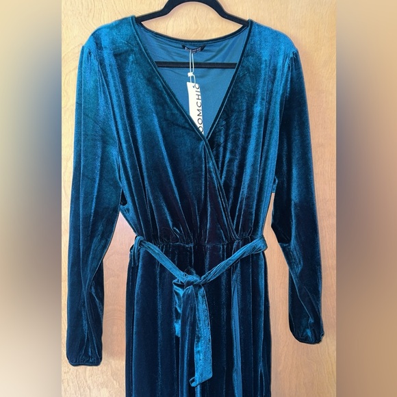 Green velvet wrap dress - Picture 2 of 2